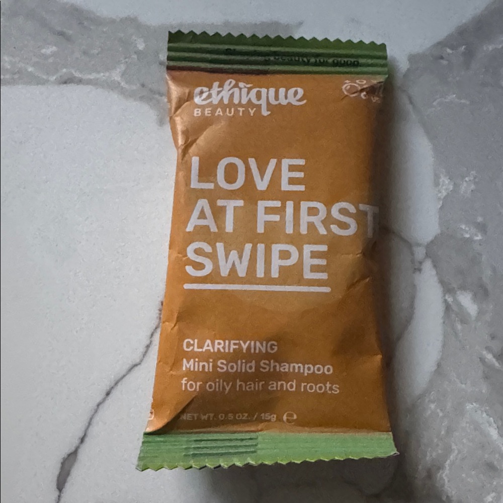🌸5/$25🌸 Ethique love at first swipe clarifying solid shampoo